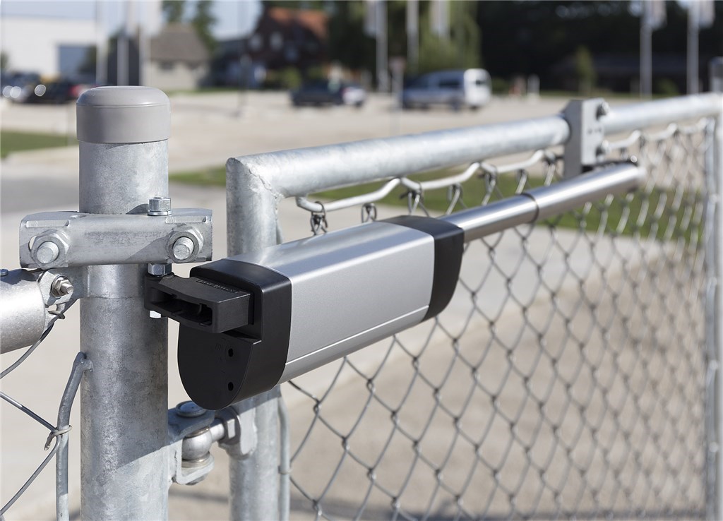 LOCINOX SAMSON-2 exempel på installerad dörrstängare