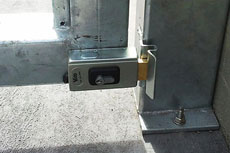 Horisontell montering av elslutbleck NICE PLA10