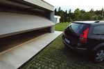 Utåtgående vipport för garage